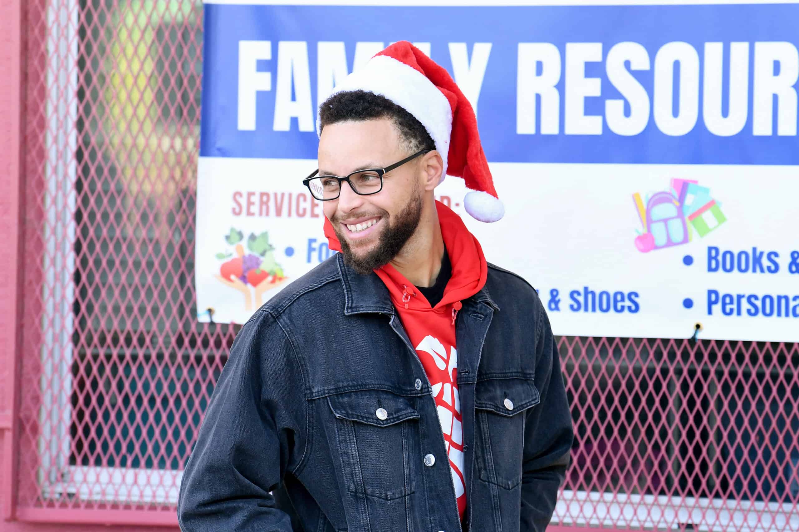 Steph Curry's pregnancy Christmas outfit has fans talking