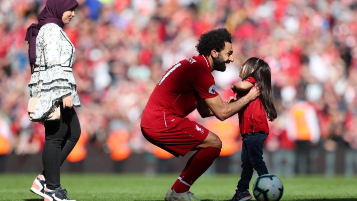 Premier League: Mo Salah's daughter 'scores' to Liverpool crowd's delight |  Stuff.co.nz