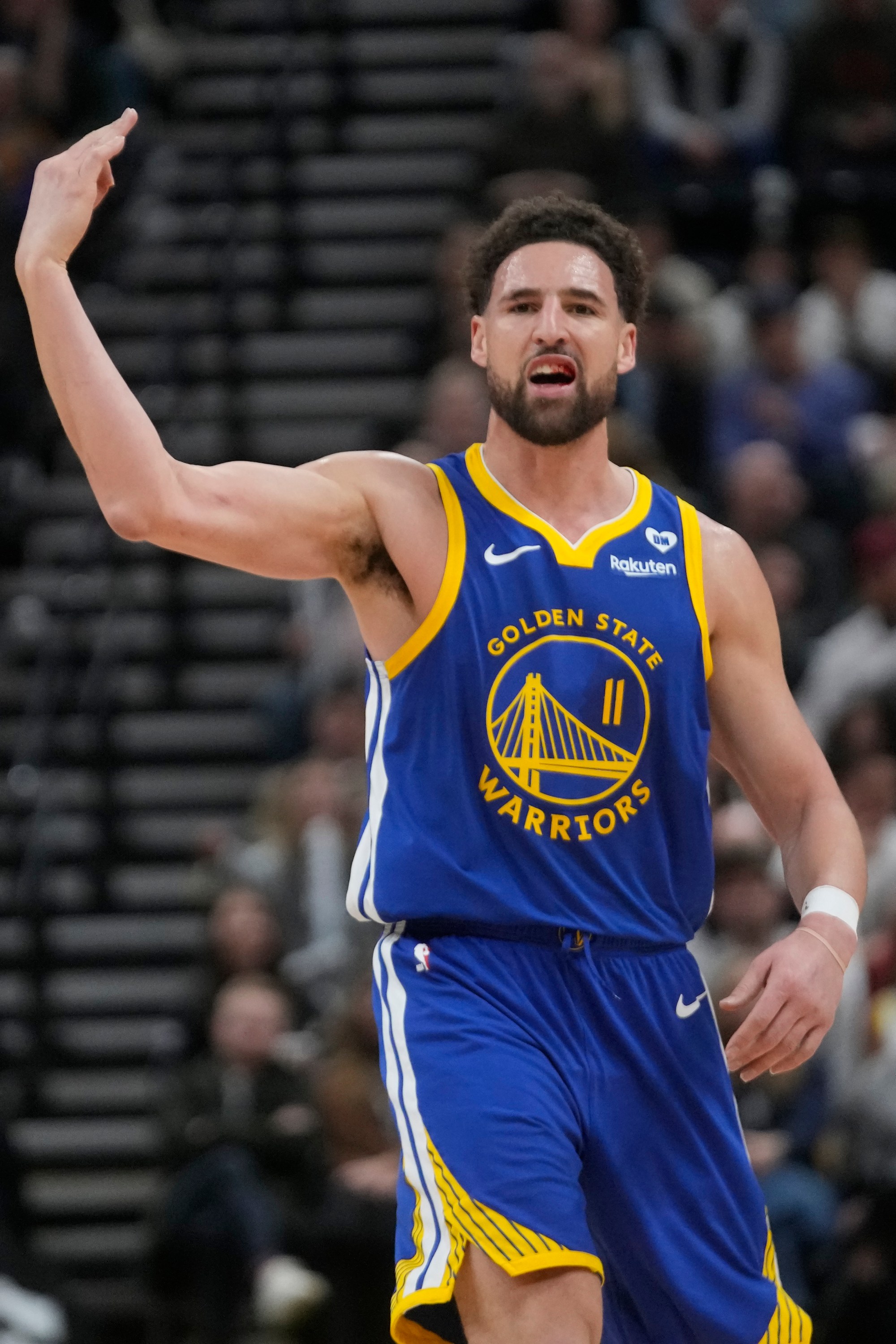 Klay Thompson sent to the bench for the first time since 2012, responds  with a season-high 35 points – KGET 17