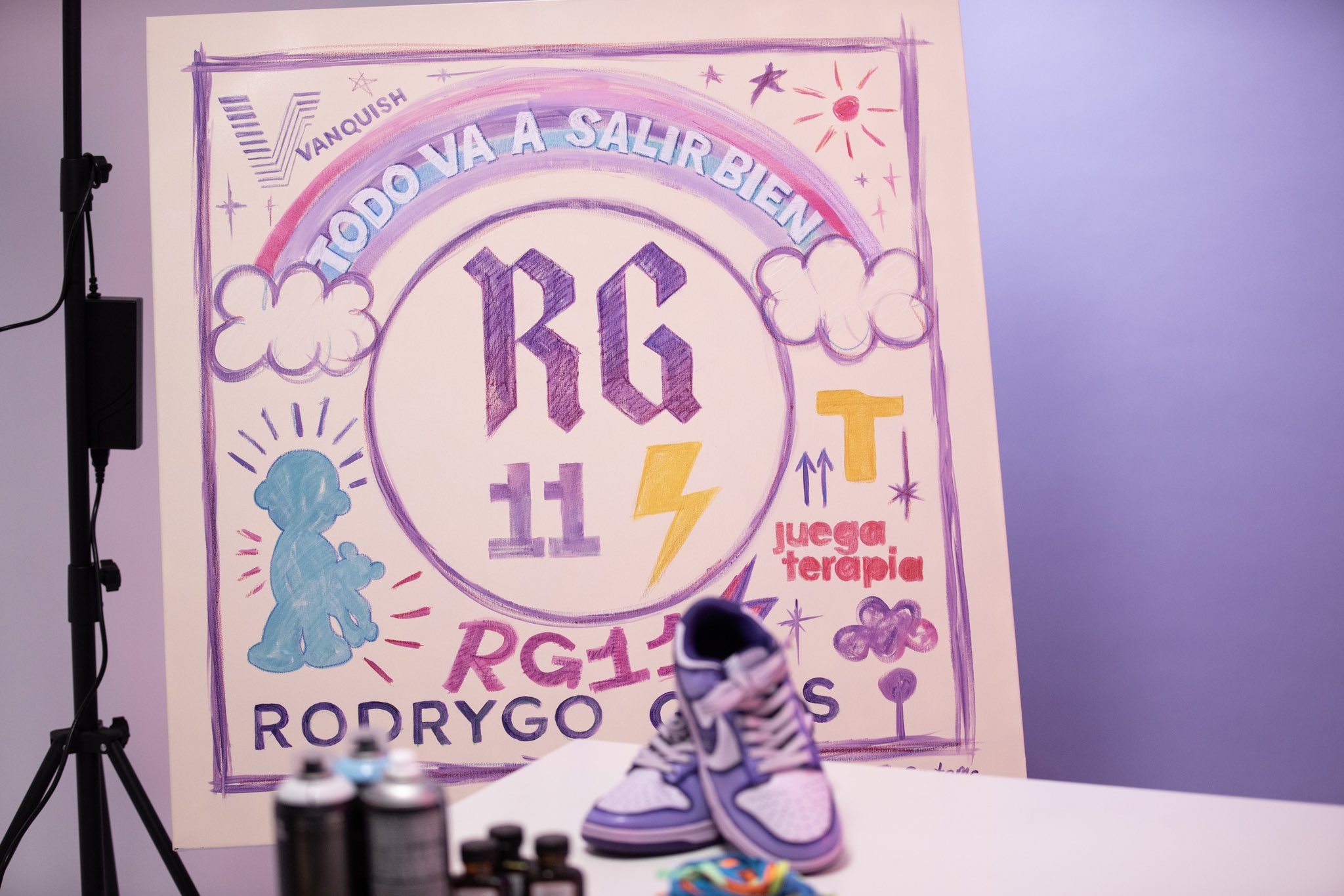 Rodrygo Goes on X: "¿Quieres ganar estos productos exclusivos y  personalizados? Solamente tienes que entrar en https://t.co/gnYezHUYUv y  comprar una lámina de arte digital por 2€ para participar en el sorteo! Todo