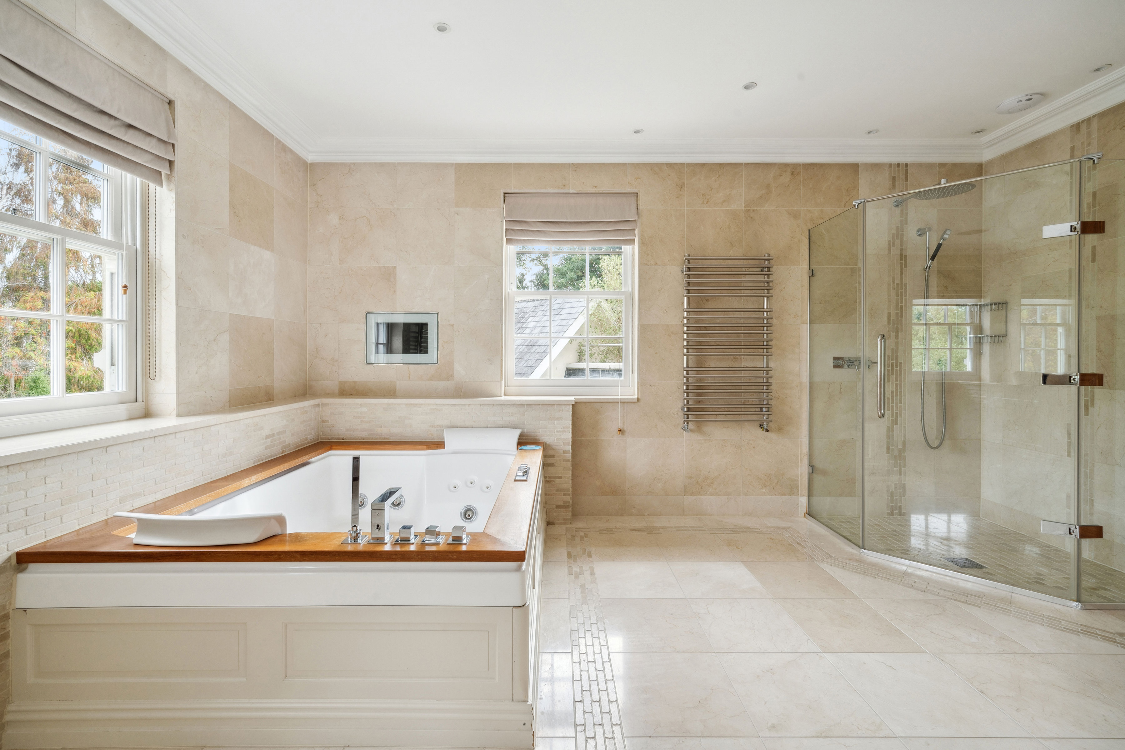 This standout bathroom is rather dreamy