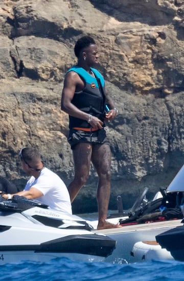 Vinicius Junior enjoys a few days of vacation on the island of Ibiza.