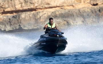 Vinicius Junior enjoys a few days of vacation on the island of Ibiza.