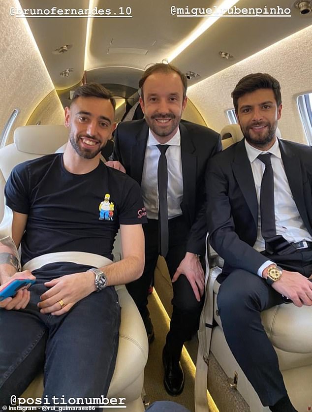 Bruno Fernandes lands in Manchester to complete his transfer to Man United | Daily Mail Online