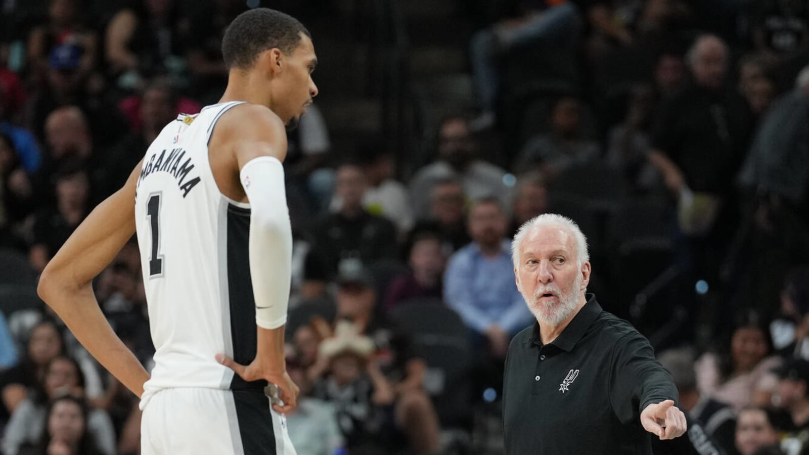 Victor Wembanyama reacts to Gregg Popovich's dressing-down | Yardbarker